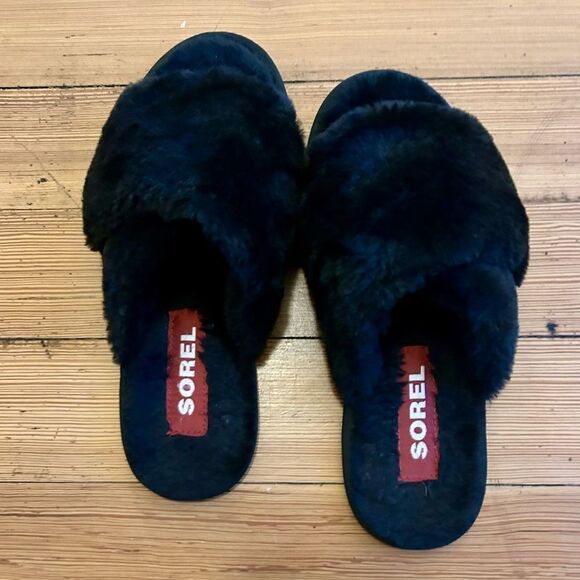 Sorel Shoes - Sorel Go Mail Run slippers, black. Size 8.